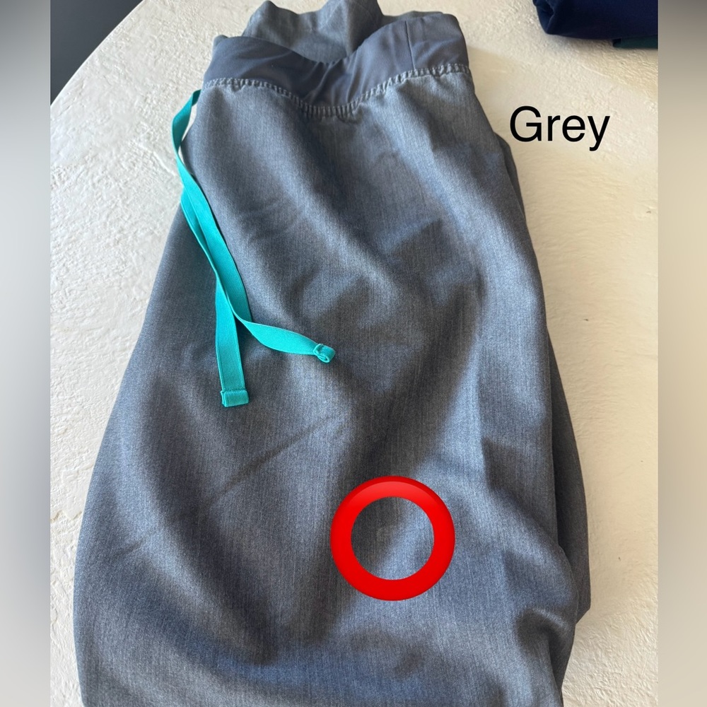 Figs scrubs